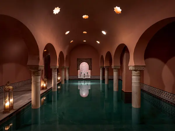 Finca andaluza con jardines árabes y hammam tradicional restaurado en Granada